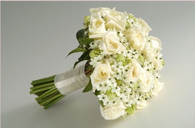 Buque de Noiva com Flores Brancas