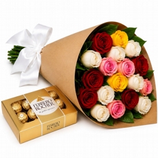 Buqu� Kraft 12 Rosas Coloridas 8 Ferrero Roche