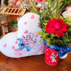 Caneca Stitch & Angel com Rosa e Almofada