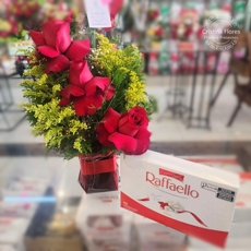 Arranjo de 3 Rosas e Raffaello