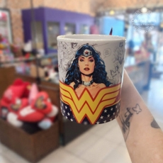 Caneca mulher maravilha