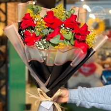 Buqu Luxo de 7 Rosas 