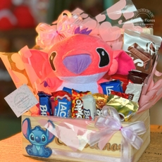 Cesta Stitch Rosa com Chocolates