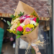 Cone de Rosas e Flores do Campo