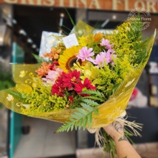 Buqu� Misto com Flores Campo