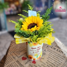 Arranjo de Girassol na Caneca