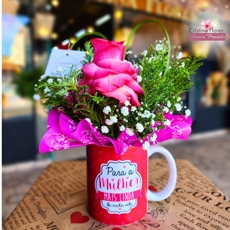 Caneca Mulher com Arranjo