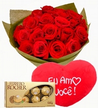 Buque 24 Rosas Vermelha, Coração de Pelúcia e Ferrero 
