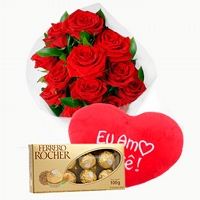 Buque 12 Rosas Vermelhas e Coração e Ferrero Rocher
