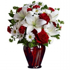 Arranjo de Lrios e Rosas Beleza do Campo