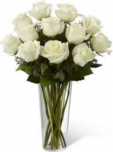 Arranjo de 12 Rosas Brancas Neve