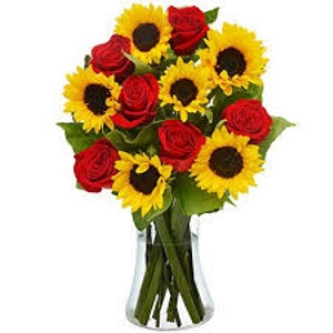 Arranjo de Rosas e Girass�is Sol do Amor