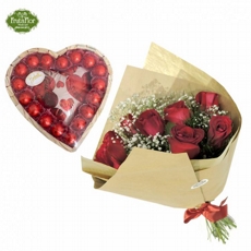 Buque de Rosas e Corao Bombonatti 
