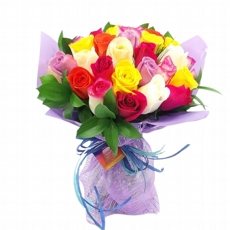 Buqu Delicado com 30 Rosas Coloridas 