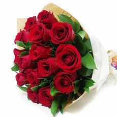 Buqu delicado de 15 Rosas Vermelhas Importadas