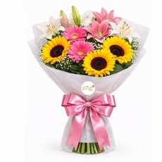 Buqu� com Girass�is, L�rios e G�rberas 