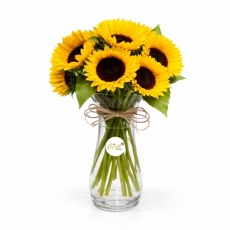 Arranjo de girass�is em vaso de vidro 