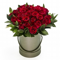 Arranjo De Rosas Vermelhas no Cachep� Verde