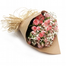 Buqu� de Rosas Spray Cor De Rosa No Papel Kraft