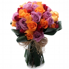 Buque de Rosas Lilas, Laranjas e Vermelhas