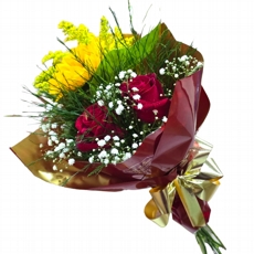 Buqu� pequeno rosas e girassol