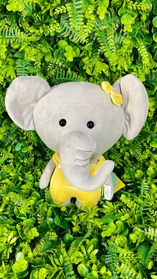 PEL�CIA ELEFANTE  MENINA 