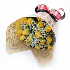 Buqu Com 12 Rosas Amarelas No Papel Kraft Decorativo