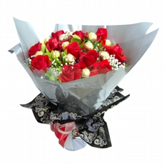 Buque Sensacoes - 12 Rosas Importadas e 12 Deliciosos Chocolate Ferrero Rocher