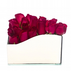 Ondas De Rosas Vermelhas No Espelho