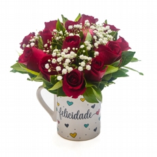 Arranjo de Rosas Vermelhas Na Caneca Felicidade