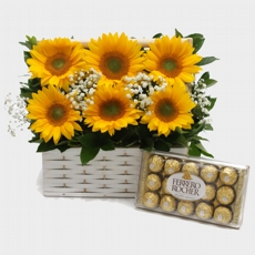 Arranjo de Girassol com Ferrero Rocher