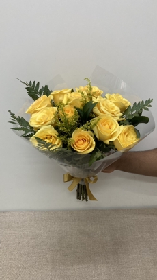 Buqu� Ramalhete de Rosas Amarelas 