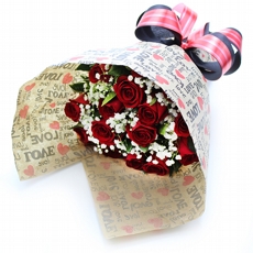 Buqu Com 12 Rosas Vermelhas No Papel Kraft Decorativo
